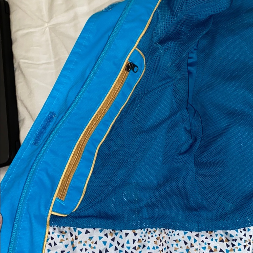Blue raincoat - Picture 4 of 6